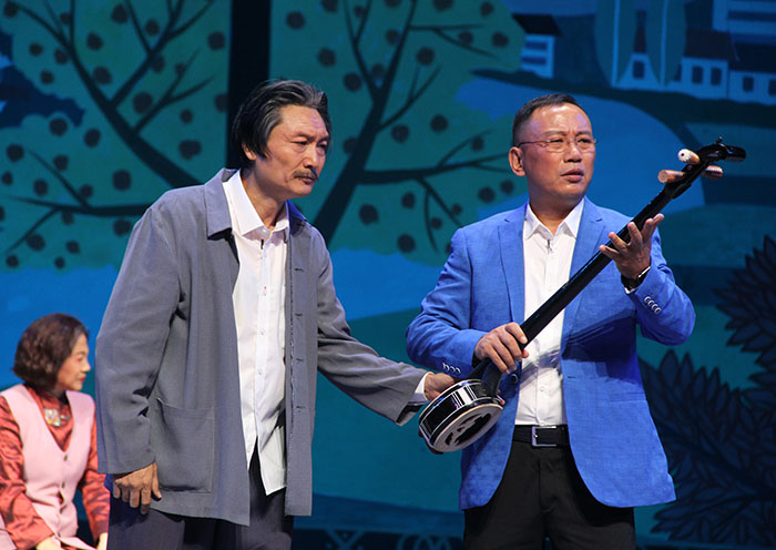 郑州市现代豫剧《老子儿子弦子》精彩亮相北京展演月